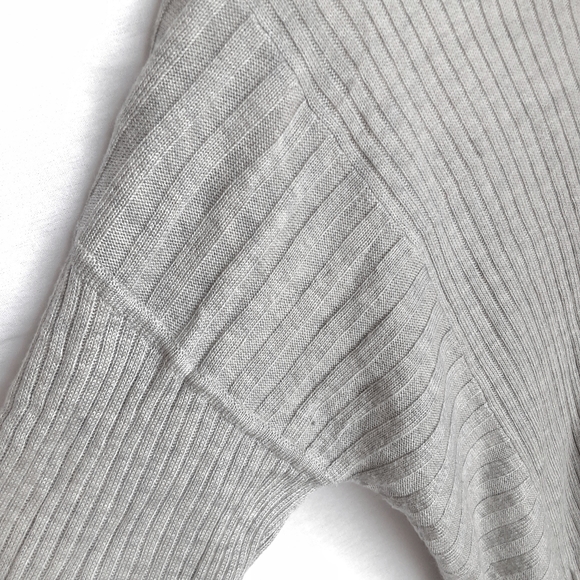 KAARI BLUE Ribbed Long Sleeve V-Neck Asymmetrical Hem Sweater Dress Size Medium - Picture 3 of 9